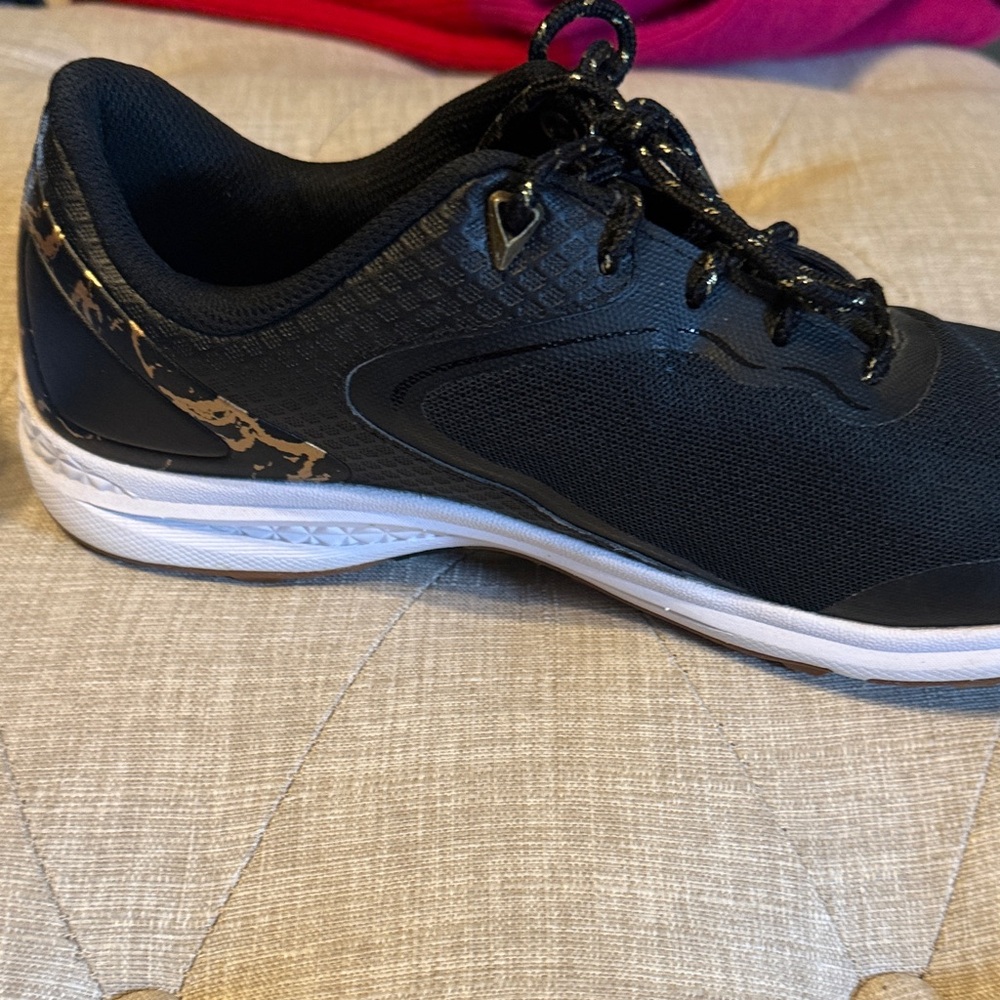 Callaway women’s golf shoes - Picture 3 of 7